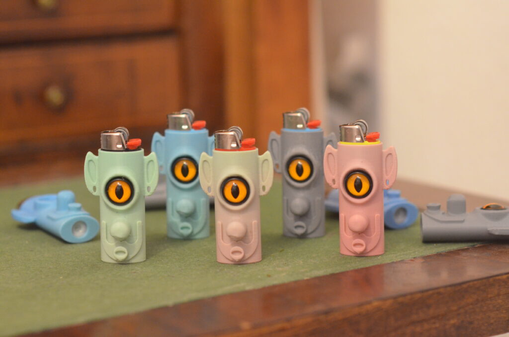 3 unbemalte Monster bics (verschiedene Farben)